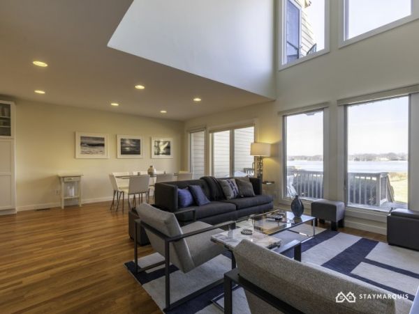 Hamptons Home 1020827