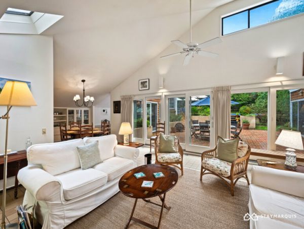 Hamptons Home 1020830