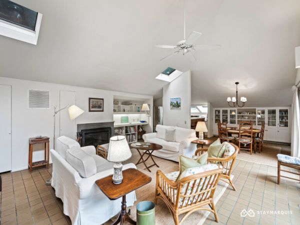 Hamptons Home 1020830
