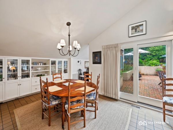 Hamptons Home 1020830