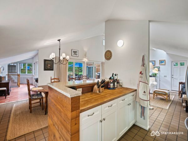 Hamptons Home 1020830