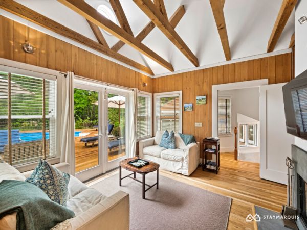 Hamptons Home 1020830