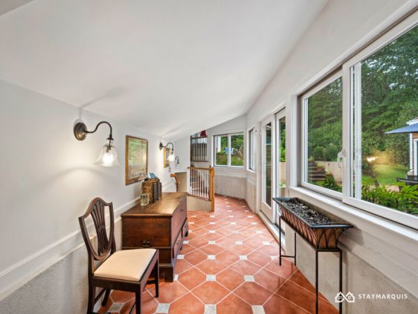 Hamptons Home 1020830