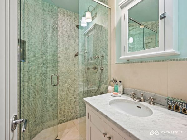 Hamptons Home 1020830