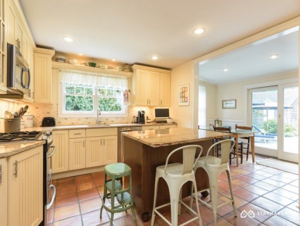 Hamptons Home 1020831