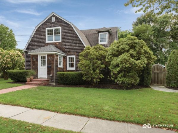 Hamptons Home 1020831