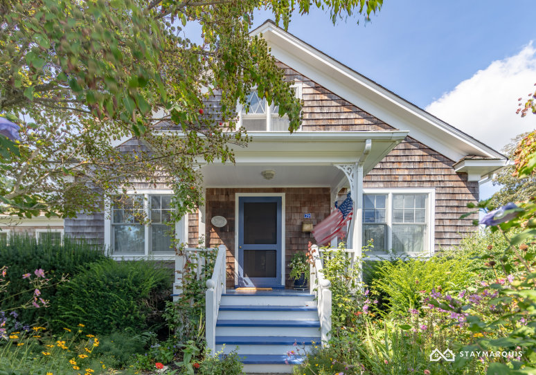 Hamptons Home 1020832