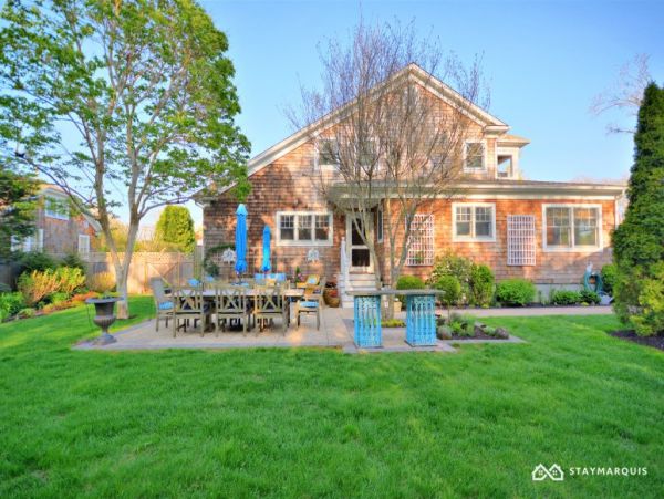 Hamptons Home 1020832