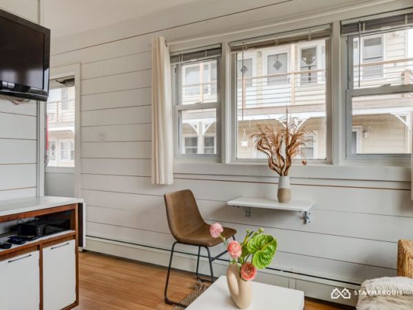 Hamptons Home 1020833