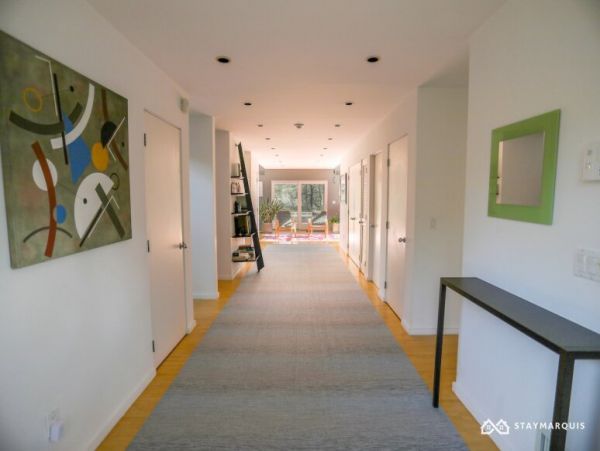 Hamptons Home 1020834