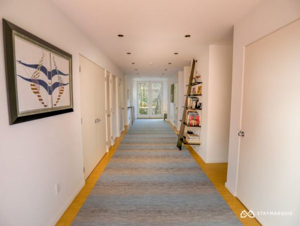 Hamptons Home 1020834