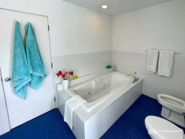 Hamptons Home 1020834