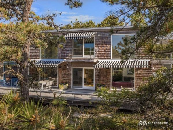 Hamptons Home 1020834