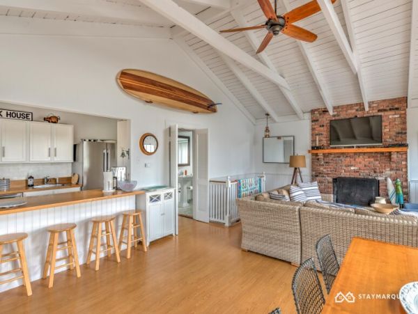 Hamptons Home 1020835