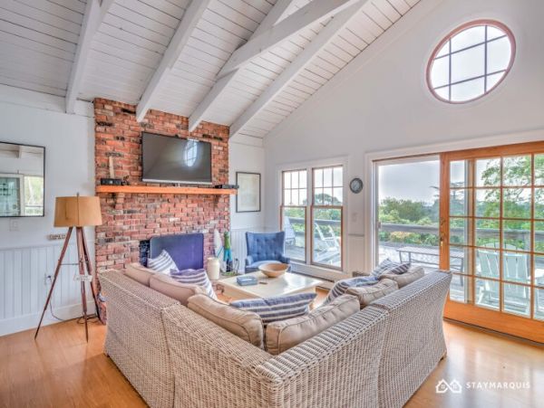 Hamptons Home 1020835
