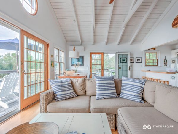 Hamptons Home 1020835