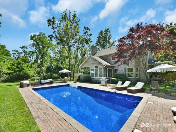 Hamptons Home 1020836
