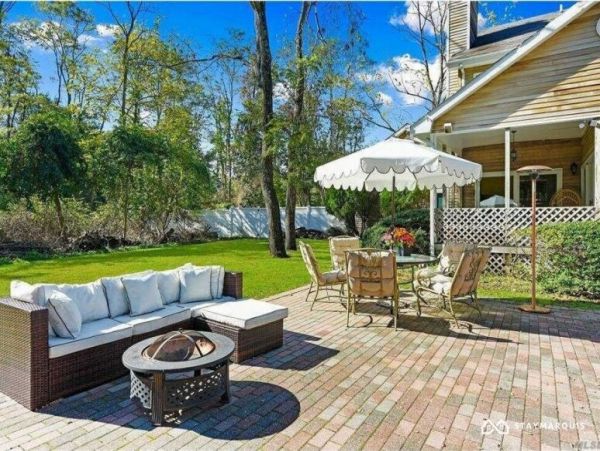 Hamptons Home 1020836