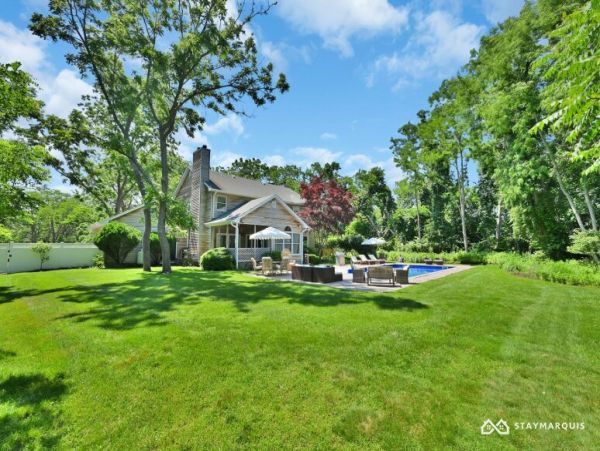 Hamptons Home 1020836