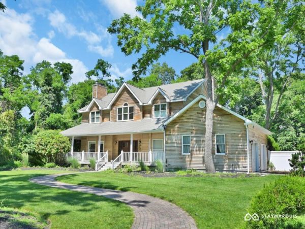 Hamptons Home 1020836