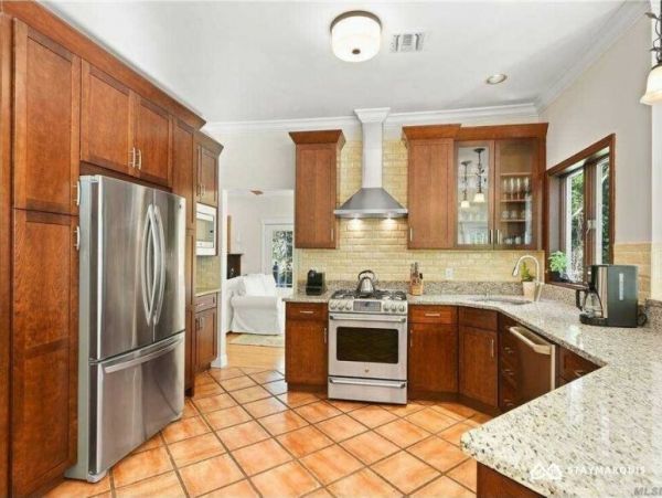 Hamptons Home 1020836
