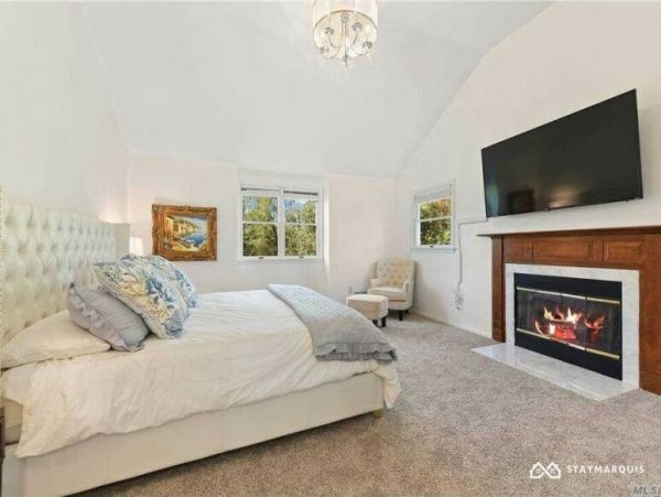 Hamptons Home 1020836