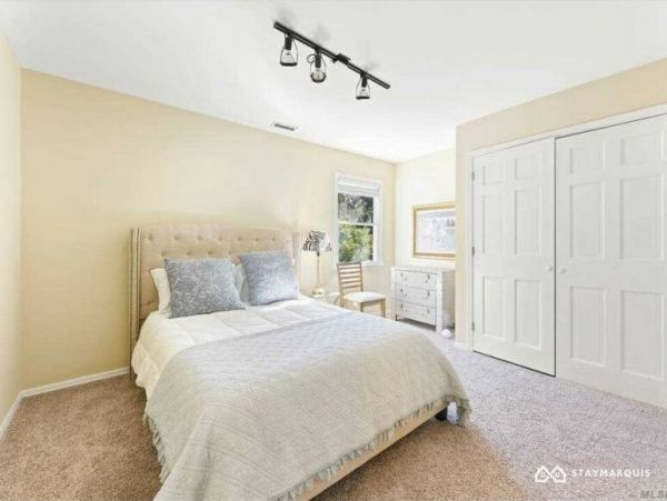 Hamptons Home 1020836