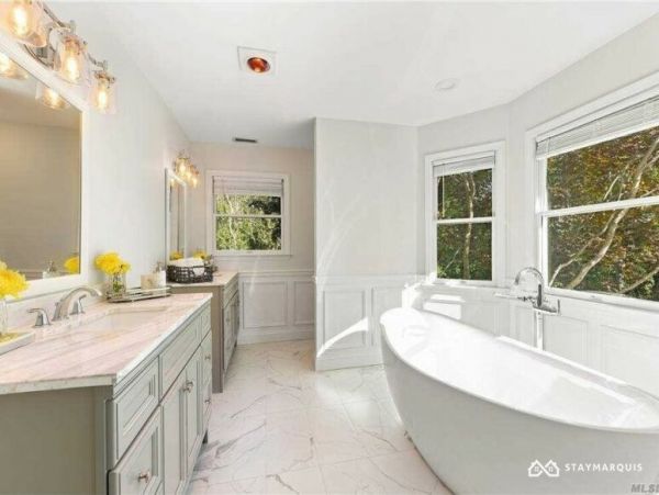 Hamptons Home 1020836