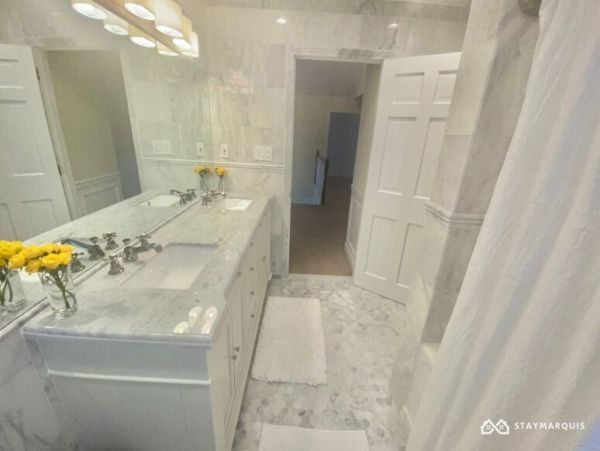 Hamptons Home 1020836