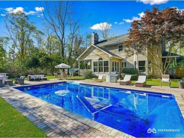 Hamptons Home 1020836