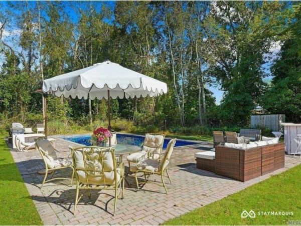 Hamptons Home 1020836