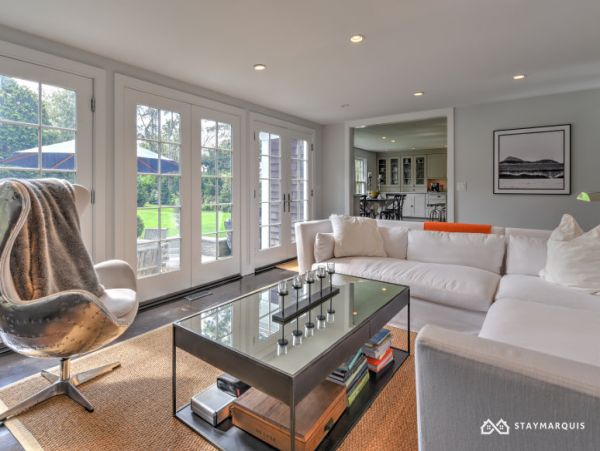 Hamptons Home 1020837