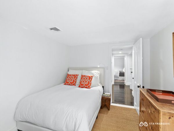 Hamptons Home 1020837