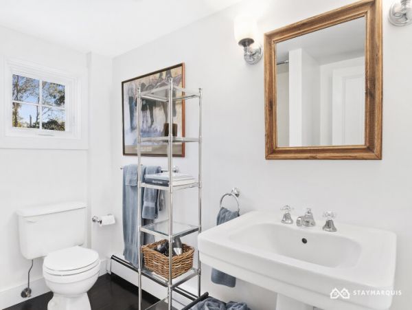 Hamptons Home 1020837
