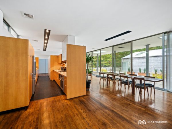 Hamptons Home 1020838