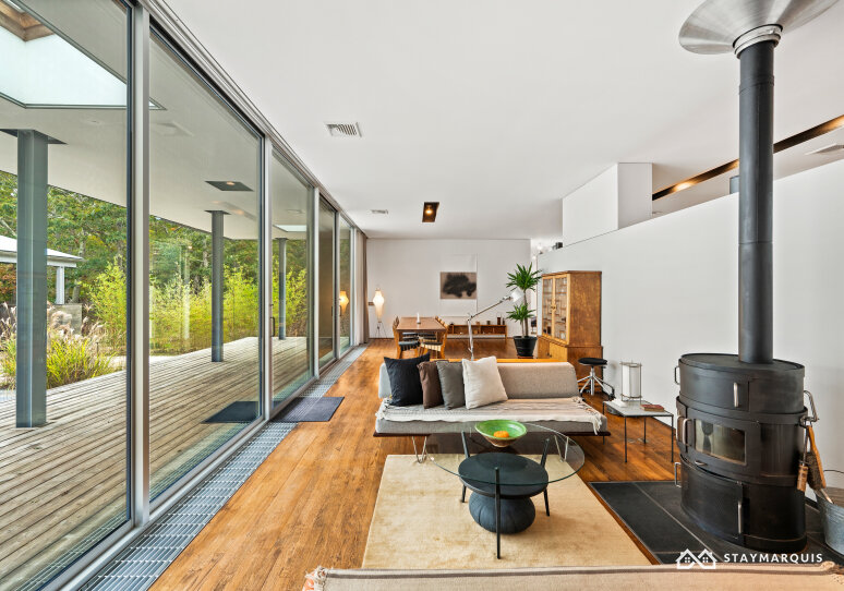 Hamptons Home 1020838