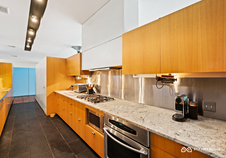 Hamptons Home 1020838