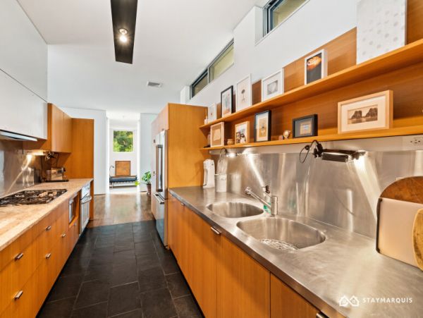Hamptons Home 1020838