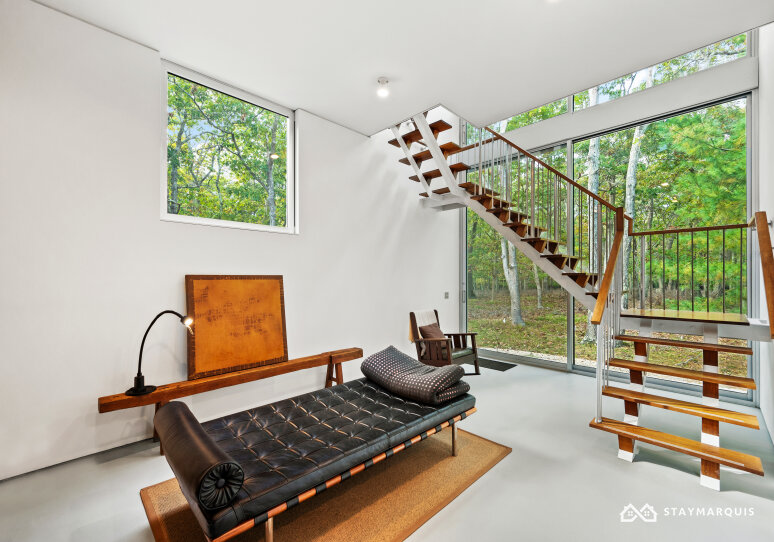 Hamptons Home 1020838