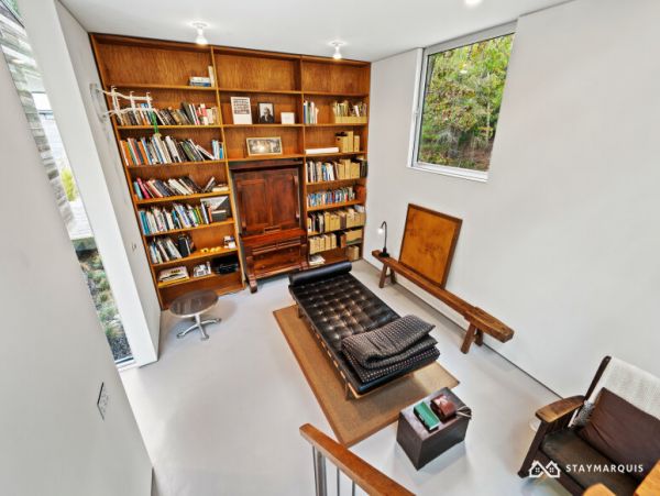 Hamptons Home 1020838