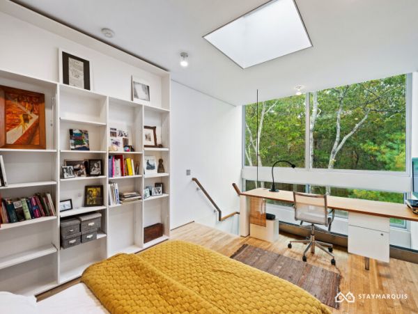 Hamptons Home 1020838