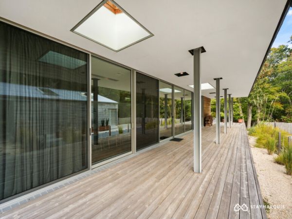 Hamptons Home 1020838