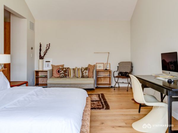 Hamptons Home 1020839