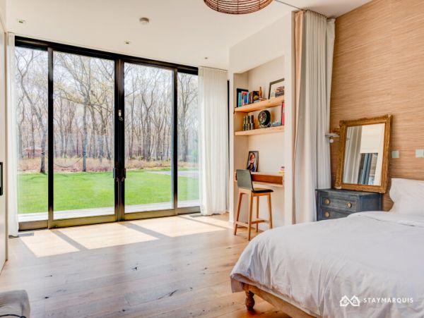 Hamptons Home 1020839