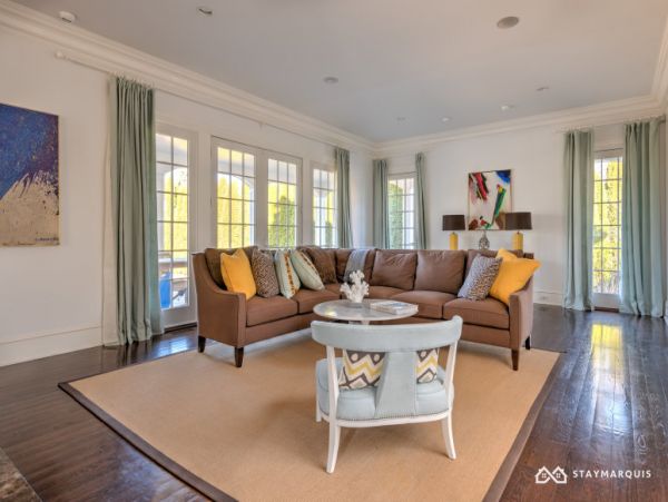 Hamptons Home 1020840