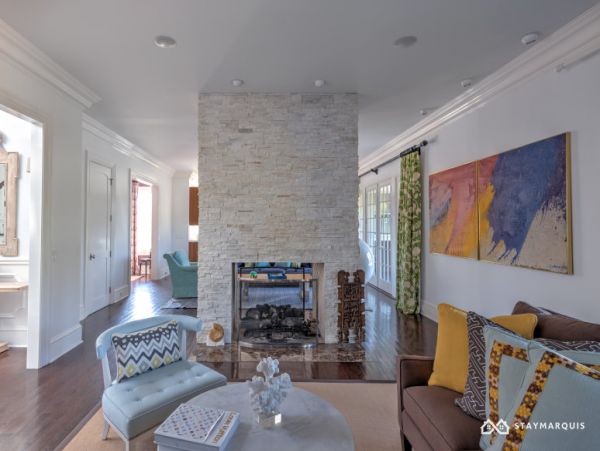 Hamptons Home 1020840