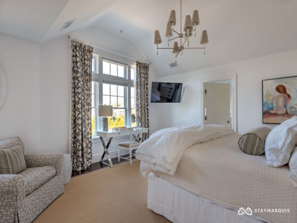 Hamptons Home 1020840