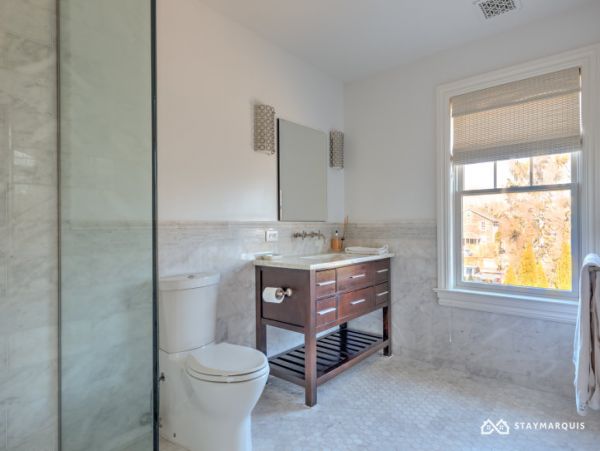 Hamptons Home 1020840