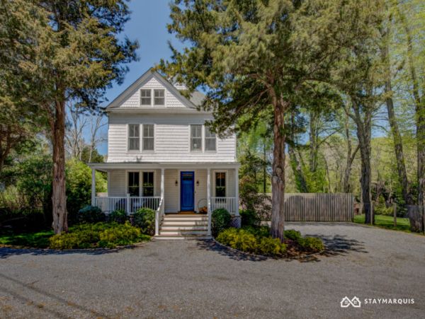Hamptons Home 1020843