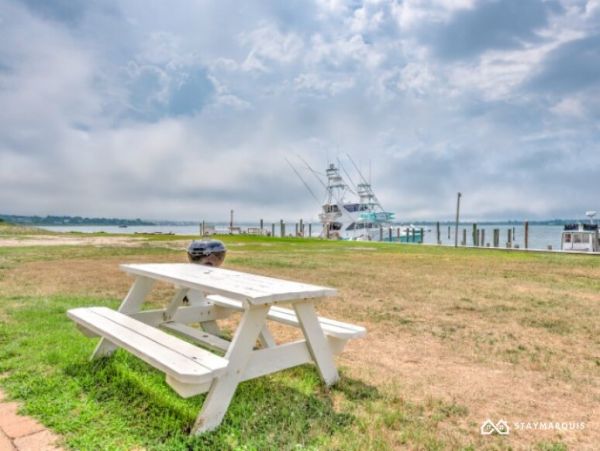 Hamptons Home 1020845
